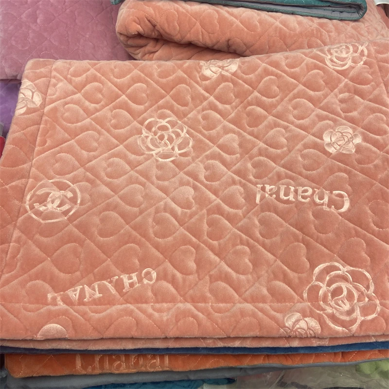 压花.爱心款宝宝绒枕套.可自行搭配