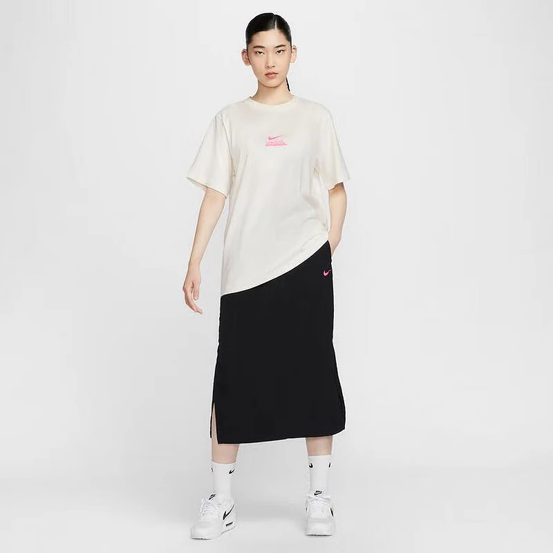 耐克/NIKE  Sportswear Essential 女子短袖宽松T恤HM4625-133