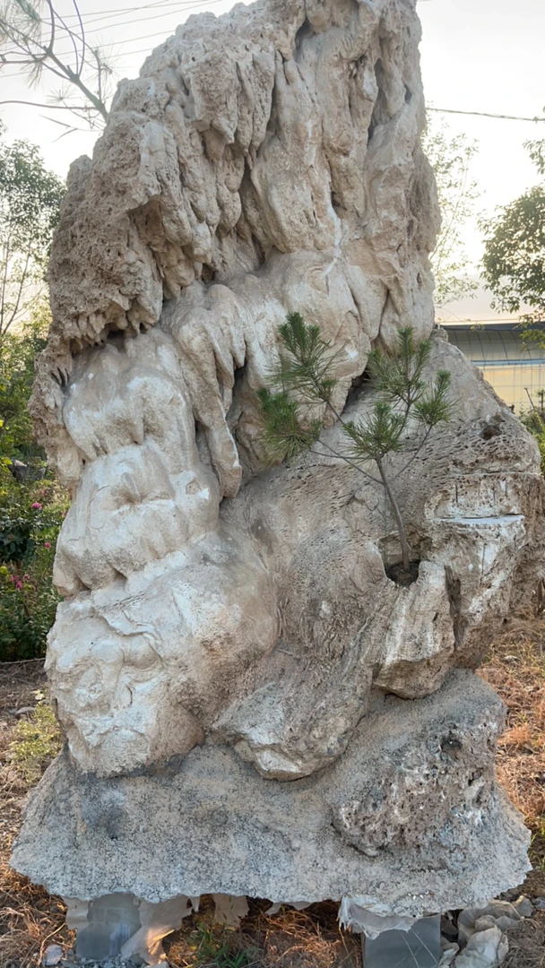 一石成景钟乳石假山