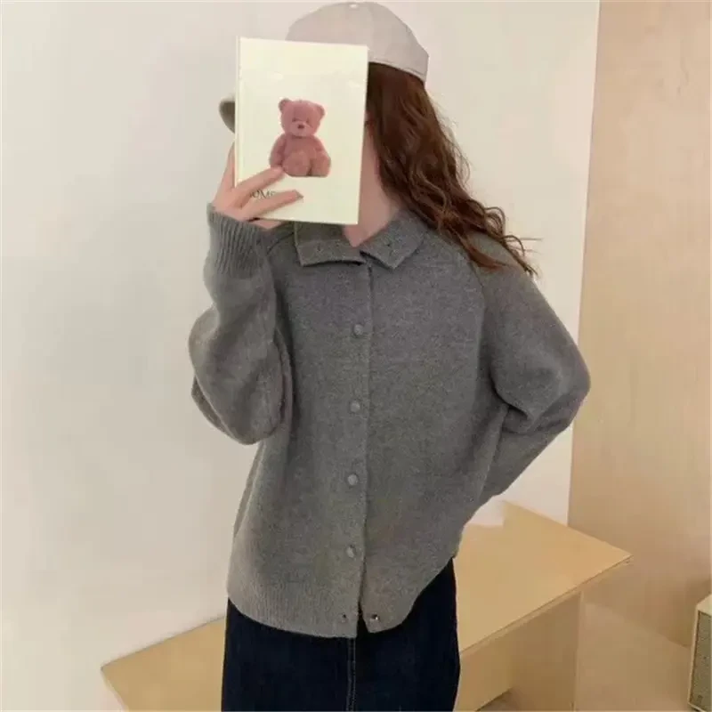秋冬新款方领纯色纽扣时尚开衫女洋气长袖百搭针织衫宽松减龄毛衣