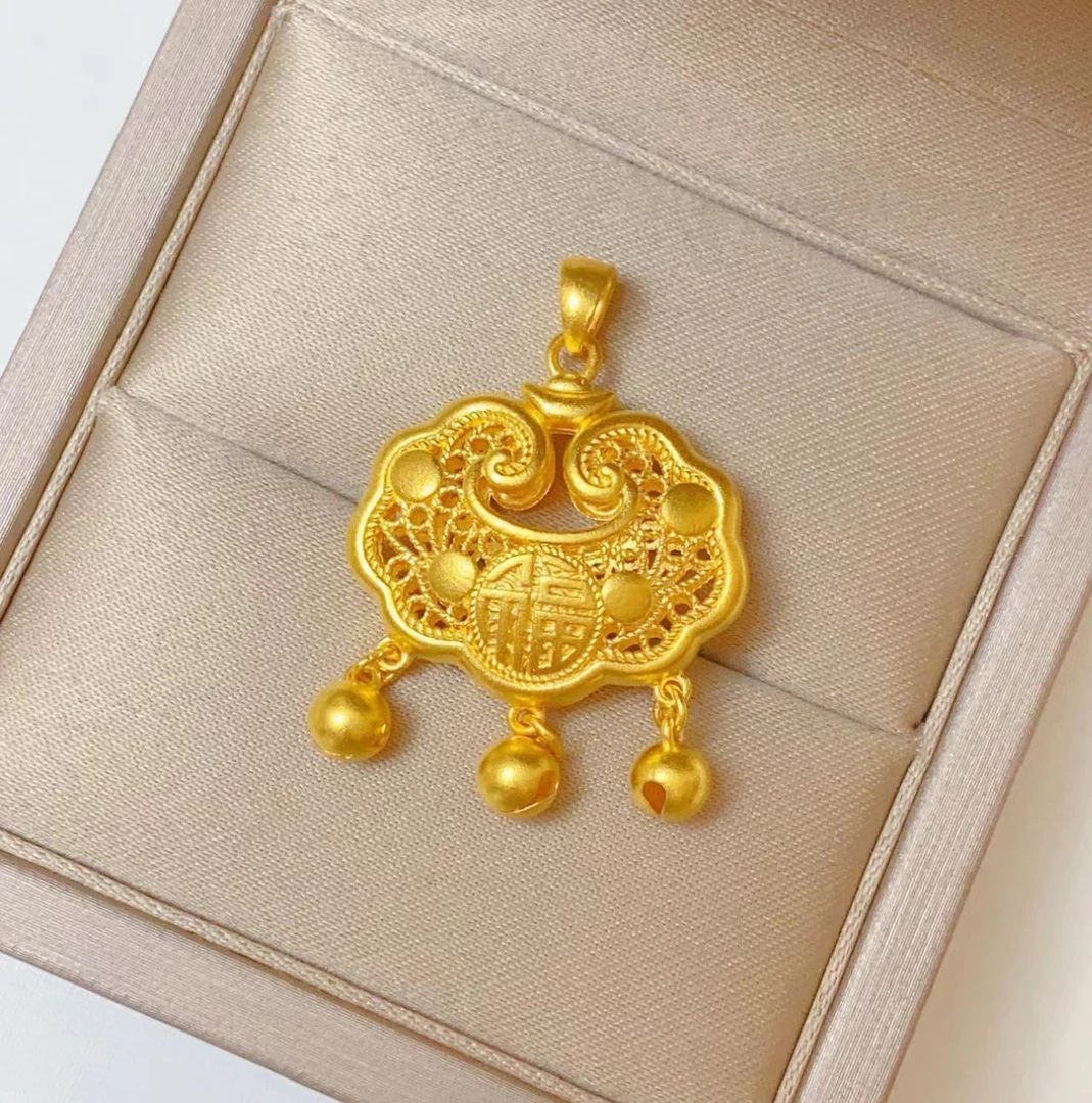 Chow Tai Seng/周大生足金平安锁包坠送女友订婚吊坠送礼物