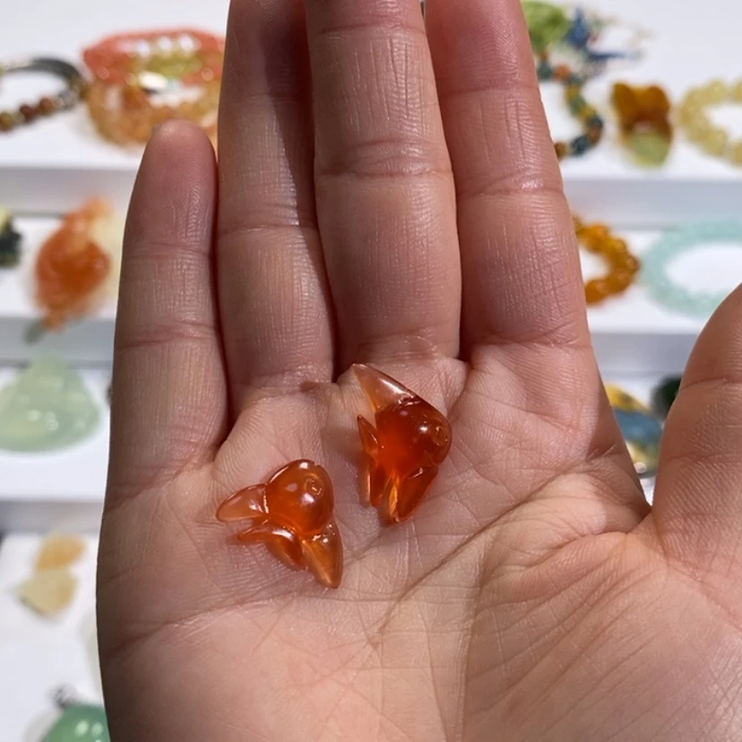 【闪购商品】蛇纹石玉颈饰未镶嵌炫***?