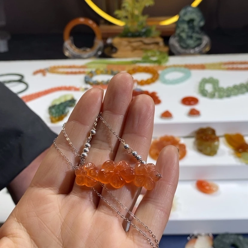 【闪购商品】蛇纹石玉颈饰未镶嵌娜***恩