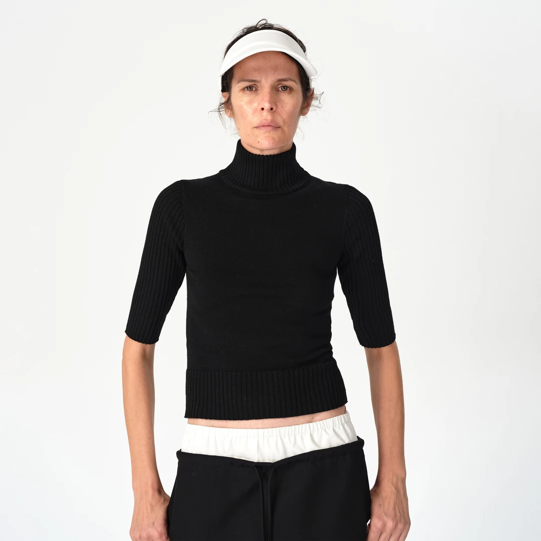 SMIIILE粗坑条高领五分袖修身针织衫上衣女