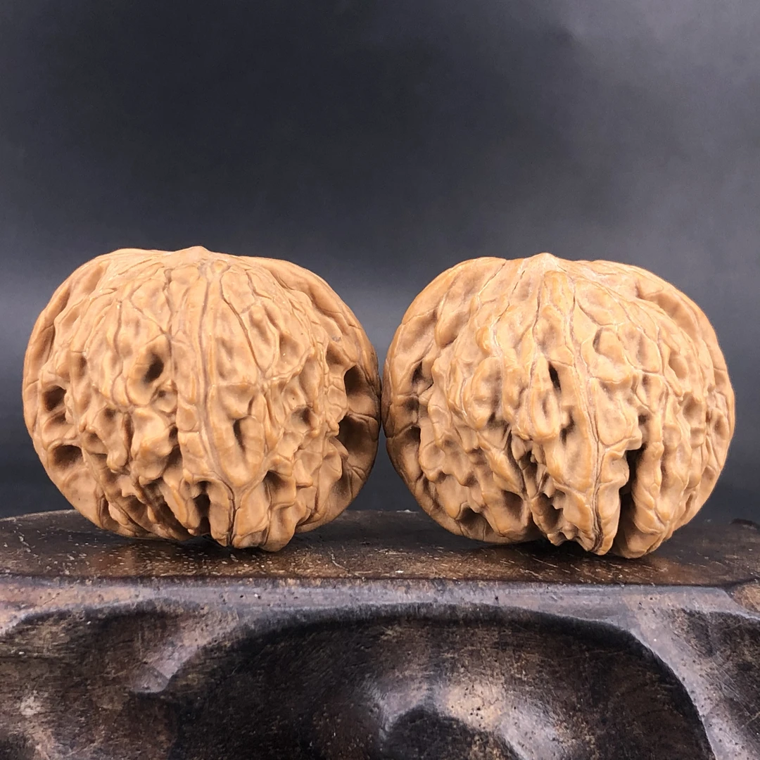 文玩核桃磨盘狮子头