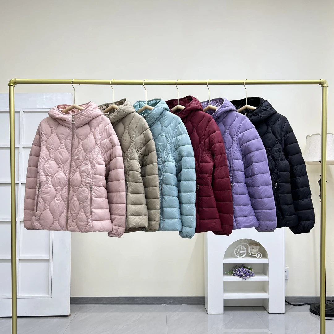 秋冬（连帽）女新款轻便保暖时尚连帽外套棉衣