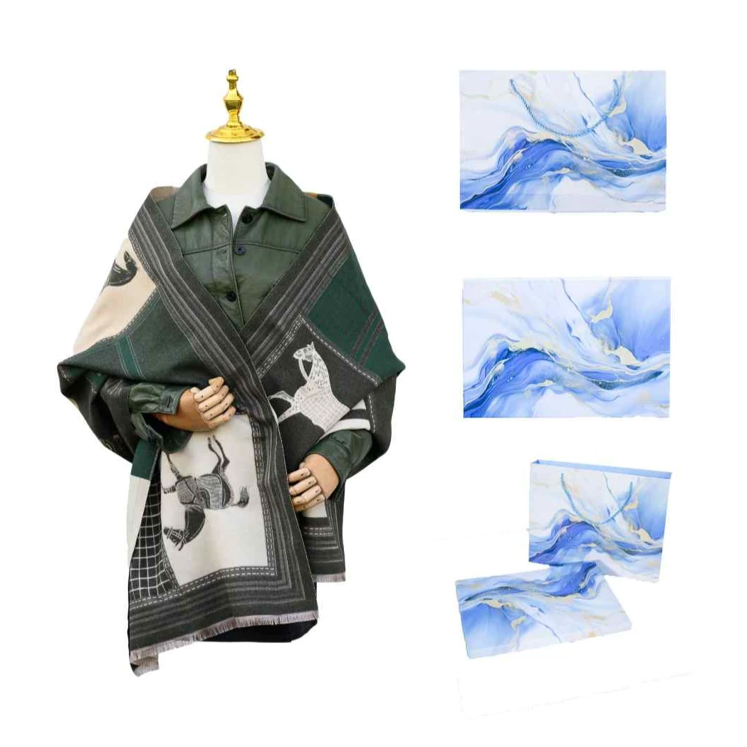 围巾冬季女款披肩两用日系高级氛围感韩系百搭外搭秋冬天2024新款