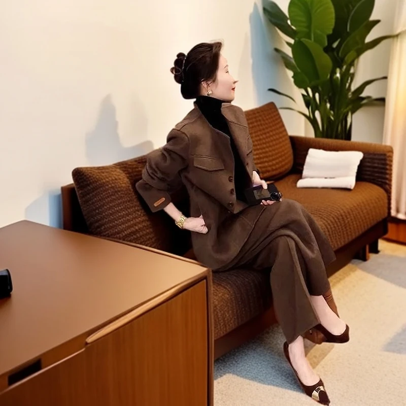 冬装新款时尚搭配盐系轻熟今年流行漂亮毛呢裤子职业两件套装女潮