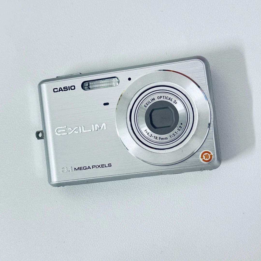 9新 Casio/卡西欧 z8精品成色人像好看带美颜磨皮 福利价