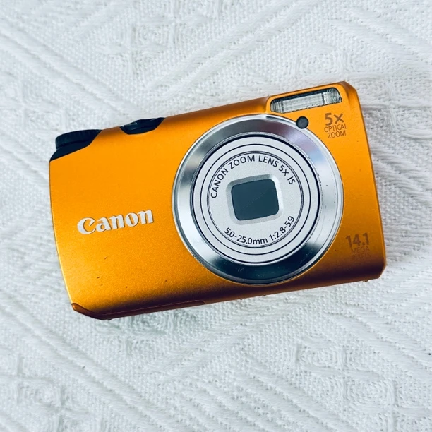 9新 Canon/佳能 a3200  1400w像素20倍变焦人像奶油福利价