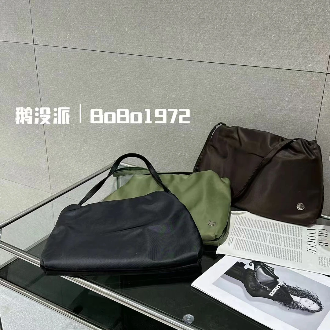 【周炸炸】新款纯色手提包包 #5529