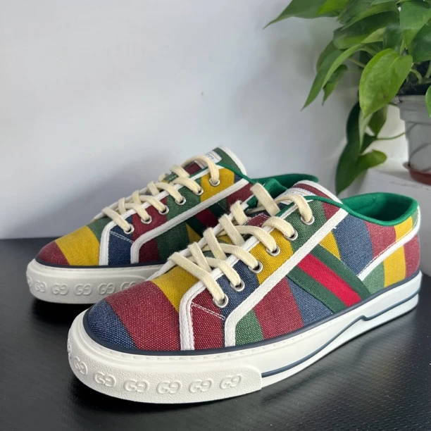 GUCCI/古驰41欧码彩虹花卉1977时尚无配件成色自定义wdf483