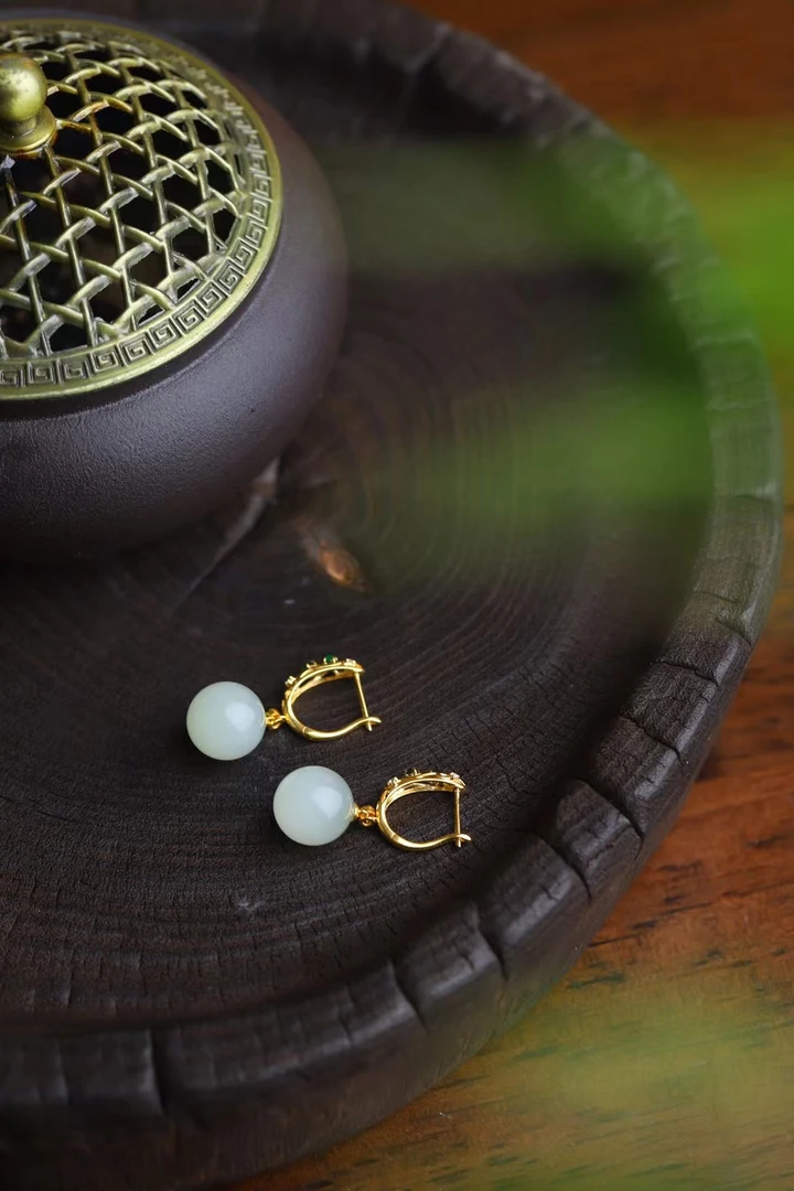 晴水猫眼18K金镶耳扣