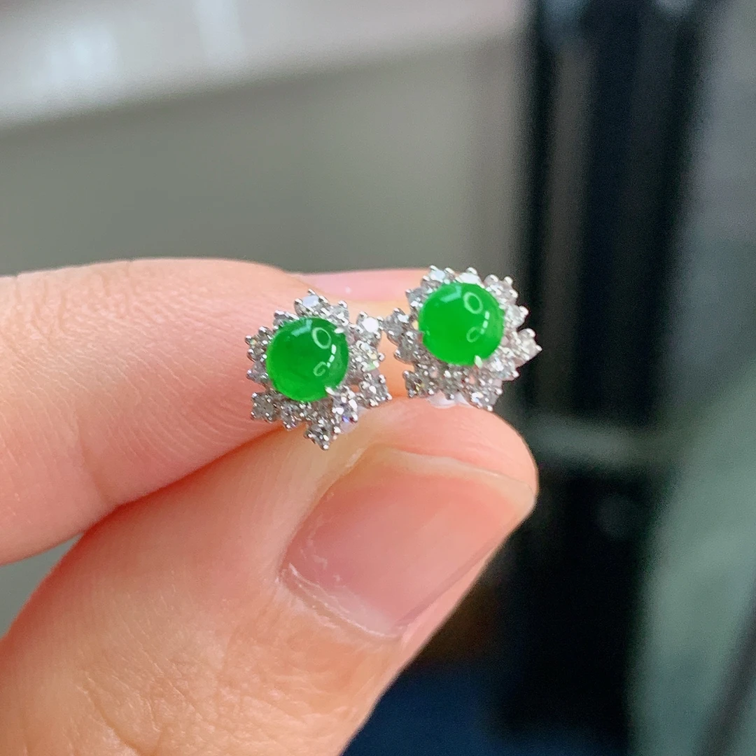 天然缅甸A货阳绿翡翠蛋面镶嵌18k金耳钉满色冰绿