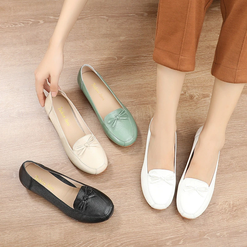 春夏新款妈妈鞋凉鞋女镂空真皮单鞋平底洞洞鞋中老年大码女鞋