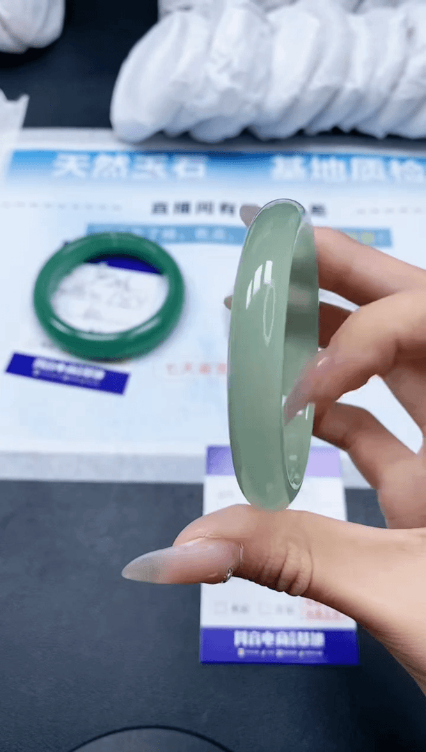 【闪购商品】石英质玉手镯未镶嵌16K207-55