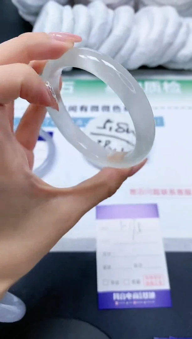 【闪购商品】石英质玉手镯未镶嵌16K195-58