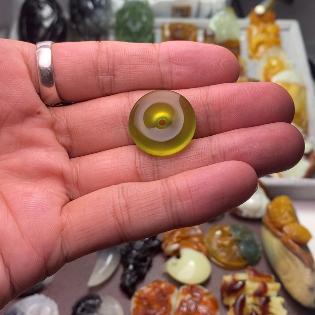 蛇纹石玉颈饰未镶嵌猫*