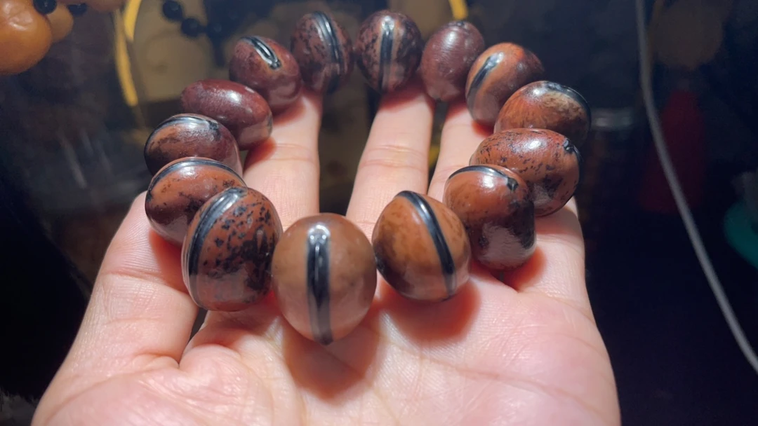 微瑕疵木鱼菩提手串抛光处理