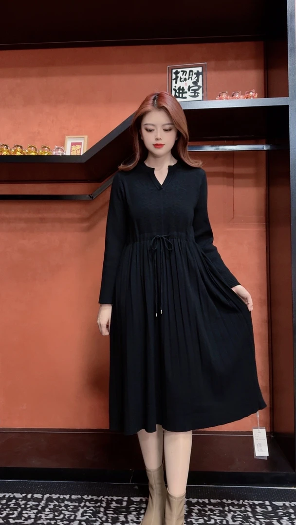 03 DD秋冬新款气质时尚显瘦百搭V领抽绳大码洋气毛衣针织连衣裙