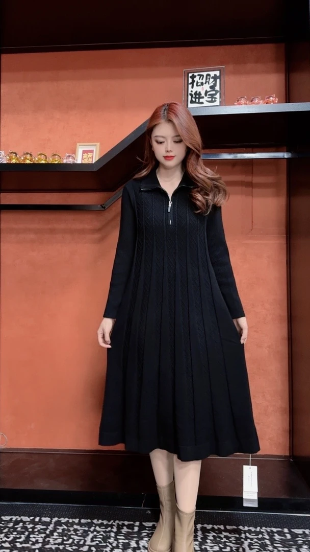 24  DD秋冬新款气质时尚显瘦百搭大码洋气毛衣针织拉链连衣裙