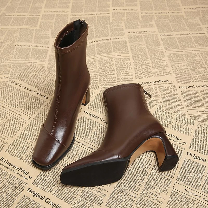 法式复古马丁靴子女瘦瘦靴爆款网红粗跟短靴气质方头小个子高跟靴