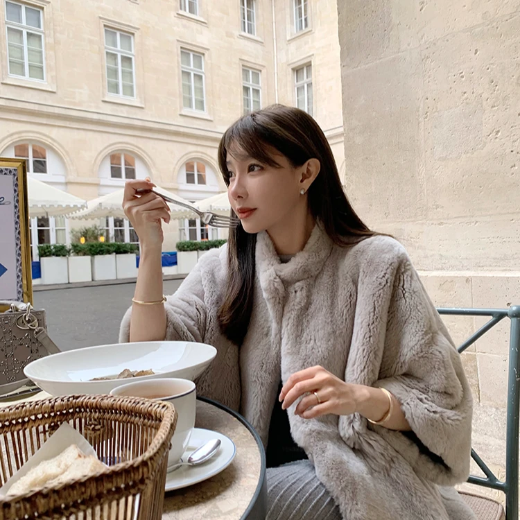 施薇靓 左岸百利甜 安可拉獭兔毛千金风收腰八分袖皮草外套