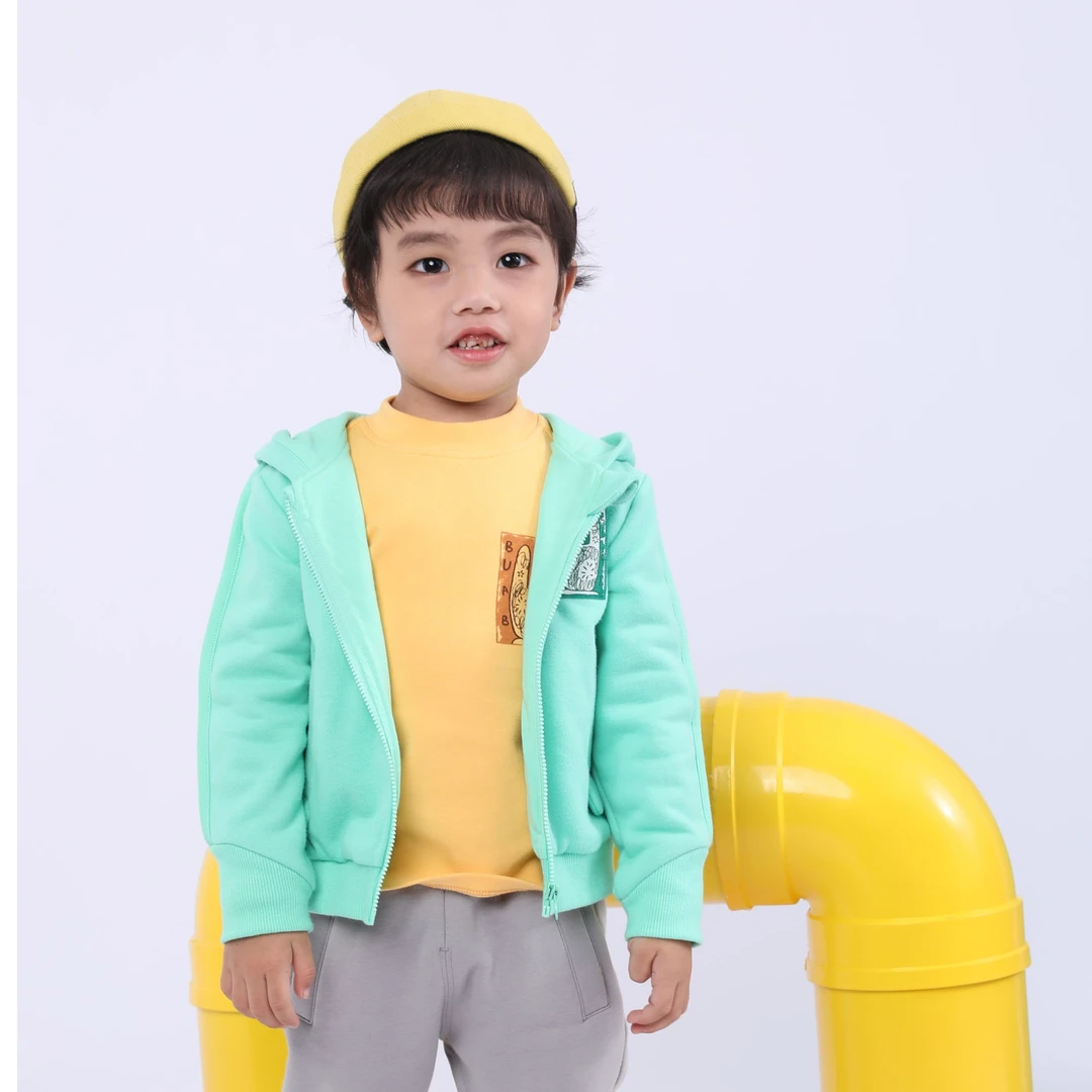 童装针织连帽夹外套8131527