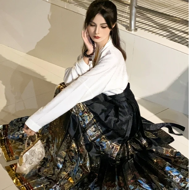 微瑕 揽风华【鹊临】黑色原创明制织金仿妆花马面裙