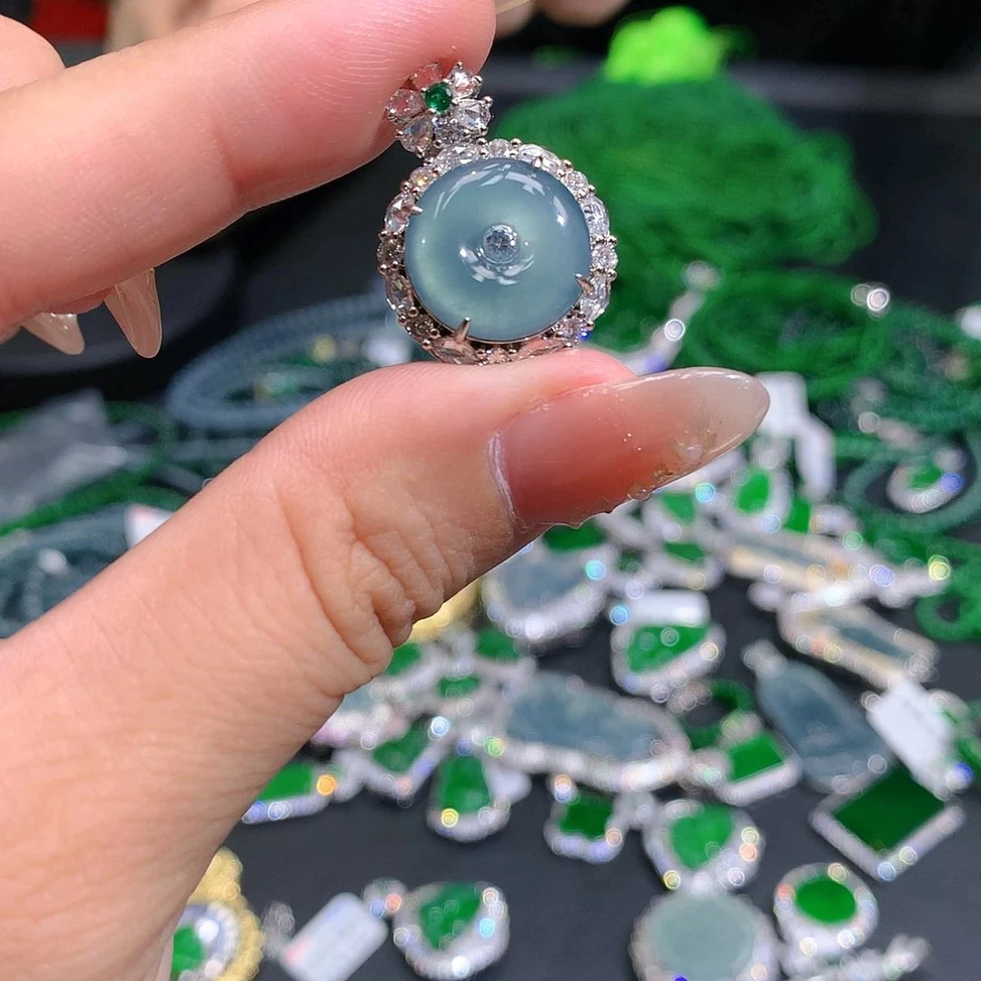 天然A货翡翠平安扣吊坠