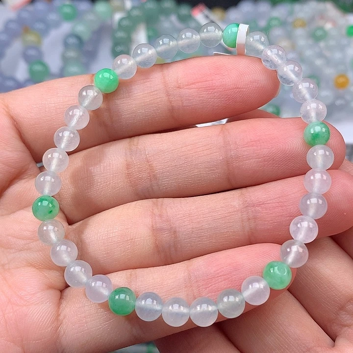 翡翠手链未镶嵌翡翠