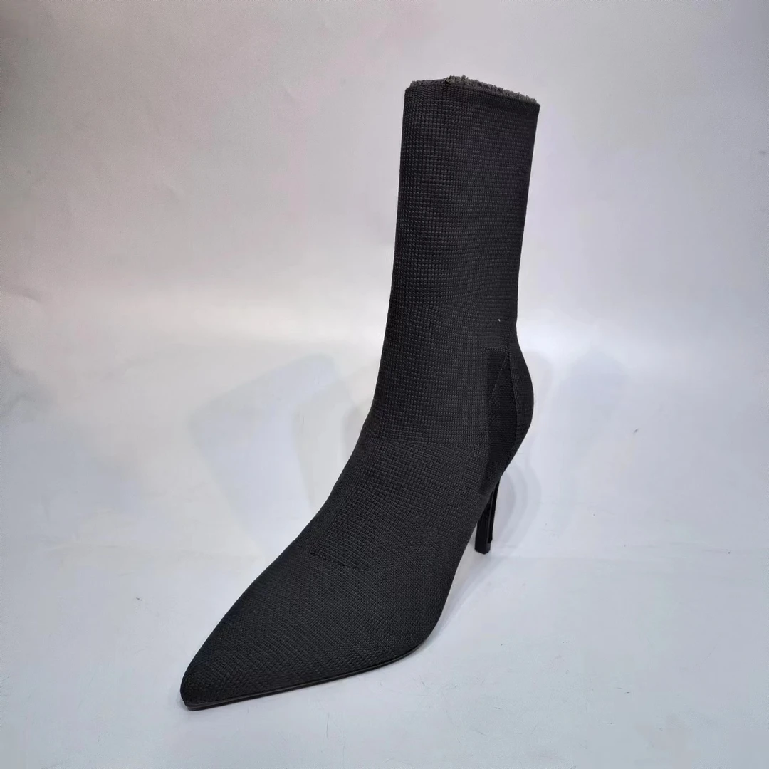 货号1828一双33码单鞋【帮面纺织 内里羊皮 跟高3cm】品牌女鞋