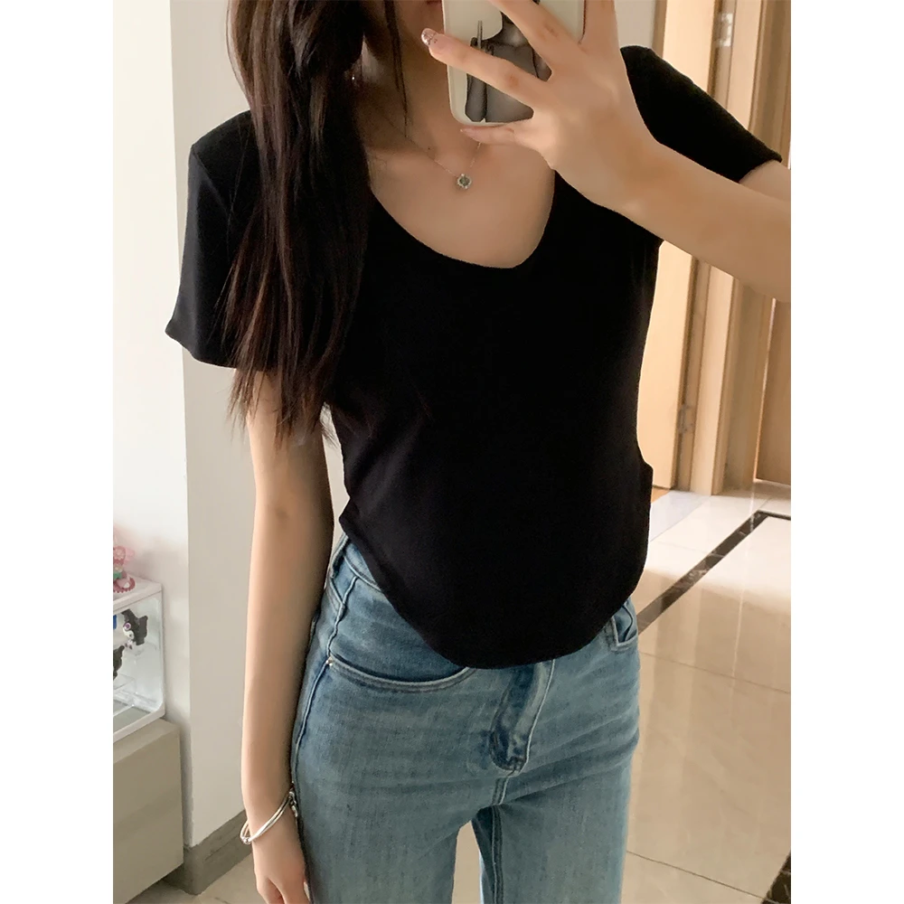 王家有鱼2025夏季新款纯欲辣妹U领T恤女弧形下摆紧身显瘦气质上衣