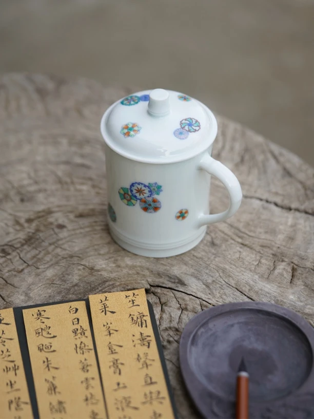 古彩云霞文创斗彩皮球花办公杯