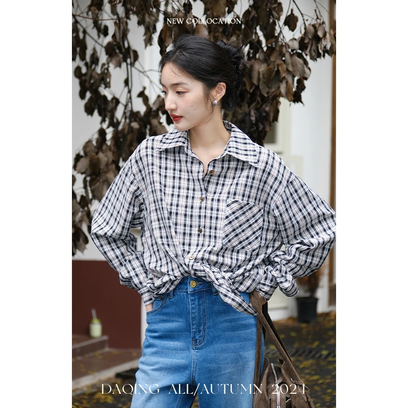 许大晴【慵懒主义】复古经典格纹翻领贝壳扣黑衬衫 D2750