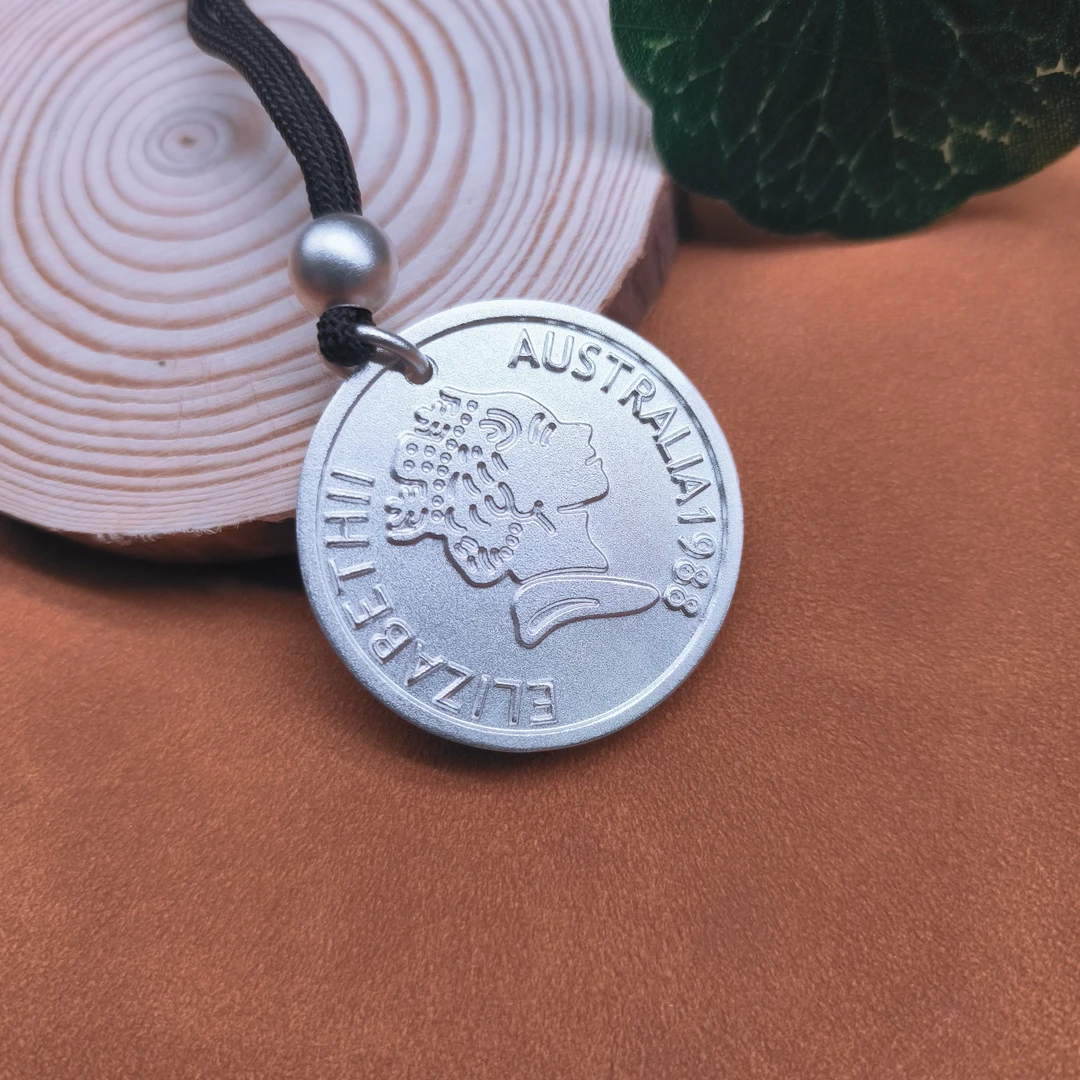 吊坠足银 足银9999女王吊坠时尚纯手工银色实心挂坠银制品素款