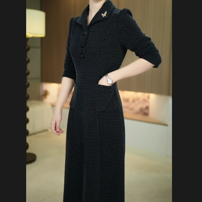 [暖晴川]秋冬新款气质修身显瘦黑色长袖时尚加厚连衣裙裙子打底裙