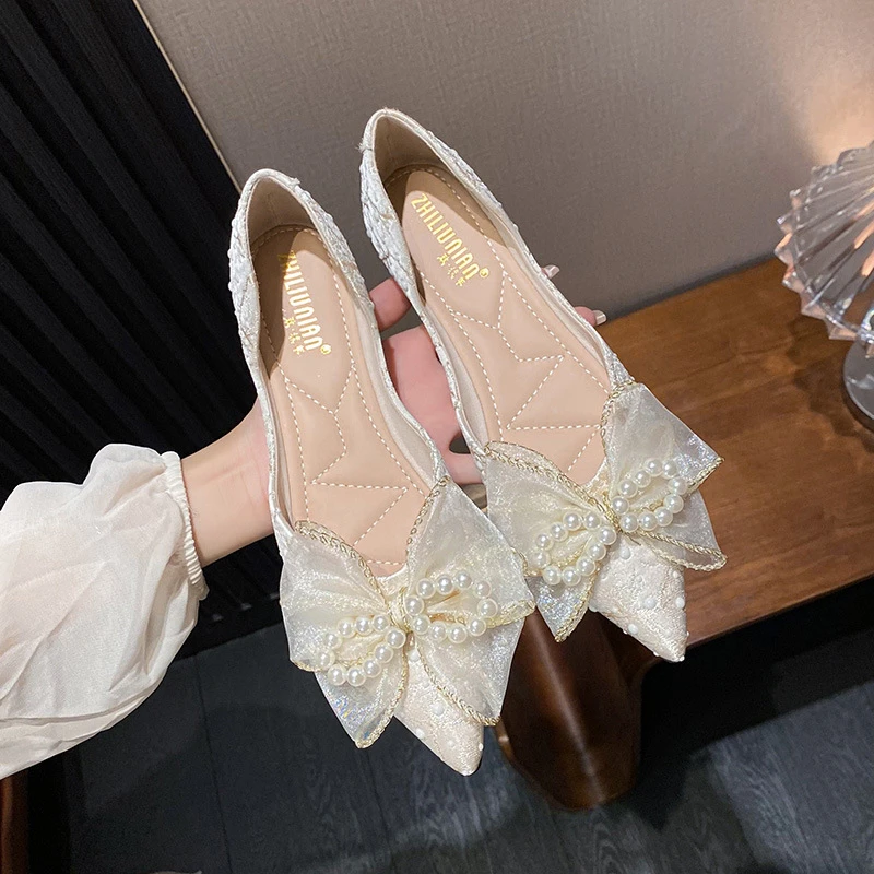 2025新款水钻浅口平底单鞋女百搭尖头伴娘婚鞋软底瓢鞋大码女鞋