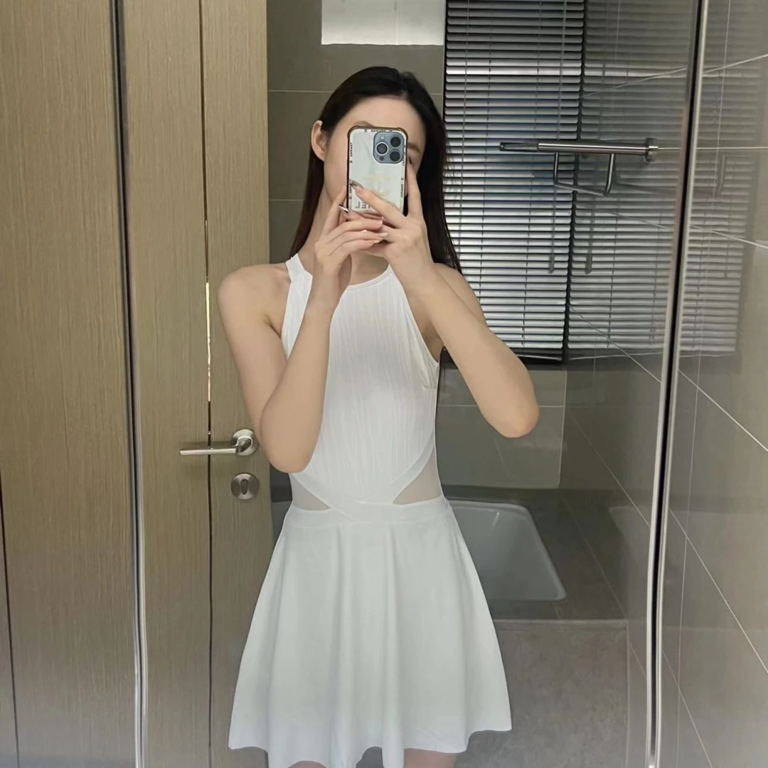 新款裙式平角连体泳衣女夏高级感韩国ins保守遮肚显瘦露背装