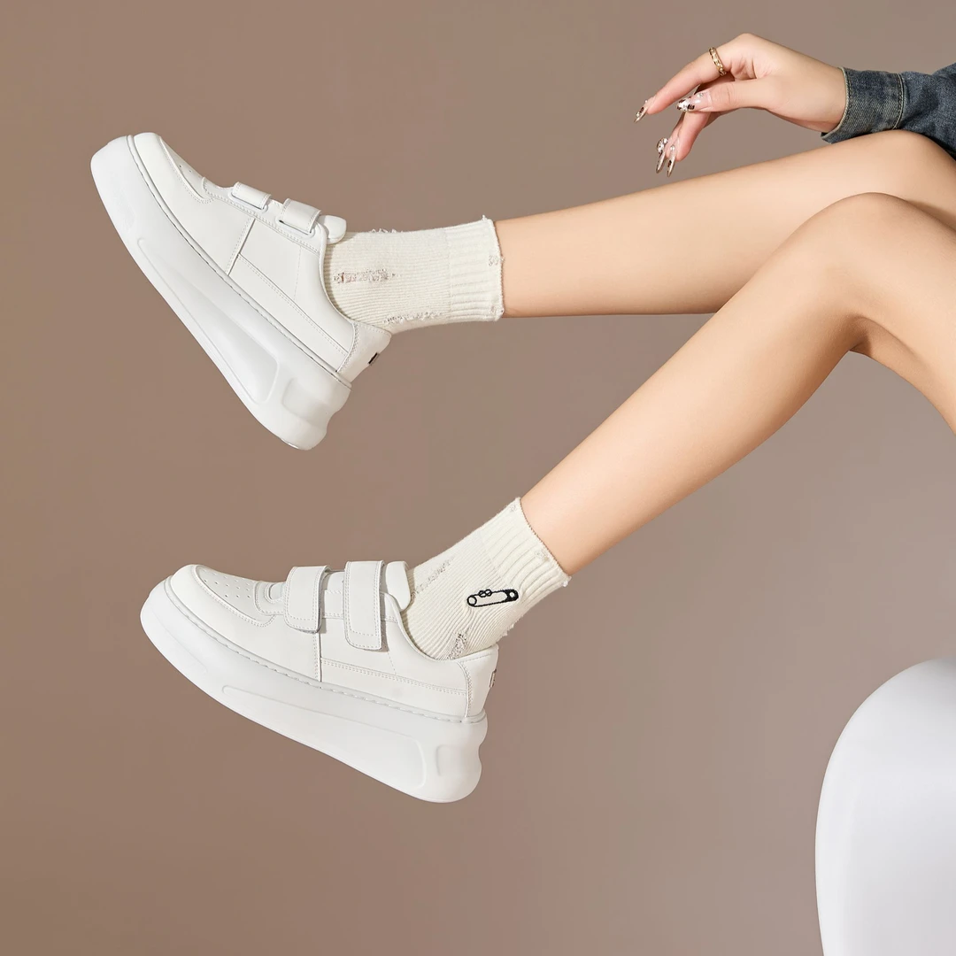 【Jerry】马思纯同款真皮厚底增高笑脸魔术贴休闲小白鞋板鞋HS8205