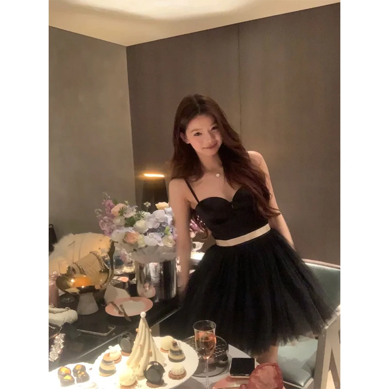 高级感法式超仙收腰显瘦吊带连衣裙女小个子气质设计感网纱裙子