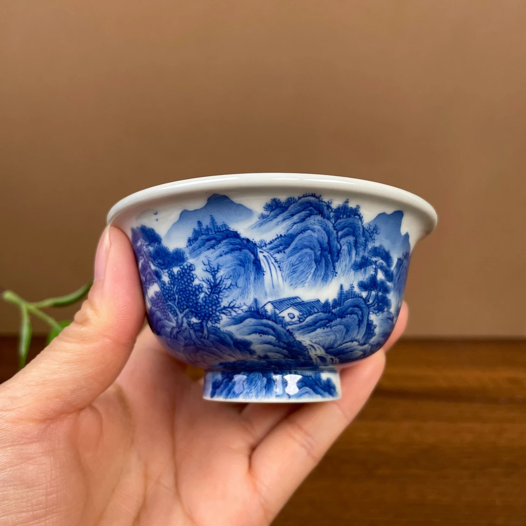 【九茗珍藏】余清老师精工细工山水压手杯景德镇茶具容量100毫升