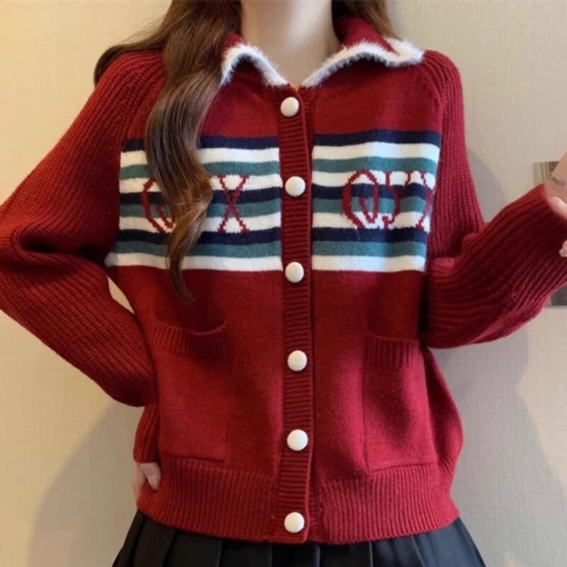 大码复古慵懒风翻领洋气针织开衫女秋冬新款减龄显瘦红色毛衣外套