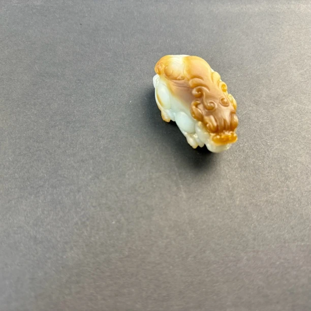 【骏马玉堂】和田玉且末糖白手工精雕貔貅100g