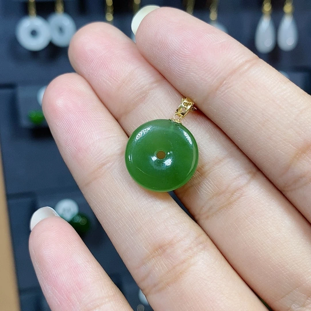 和田玉（碧玉）颈饰18K金镶嵌