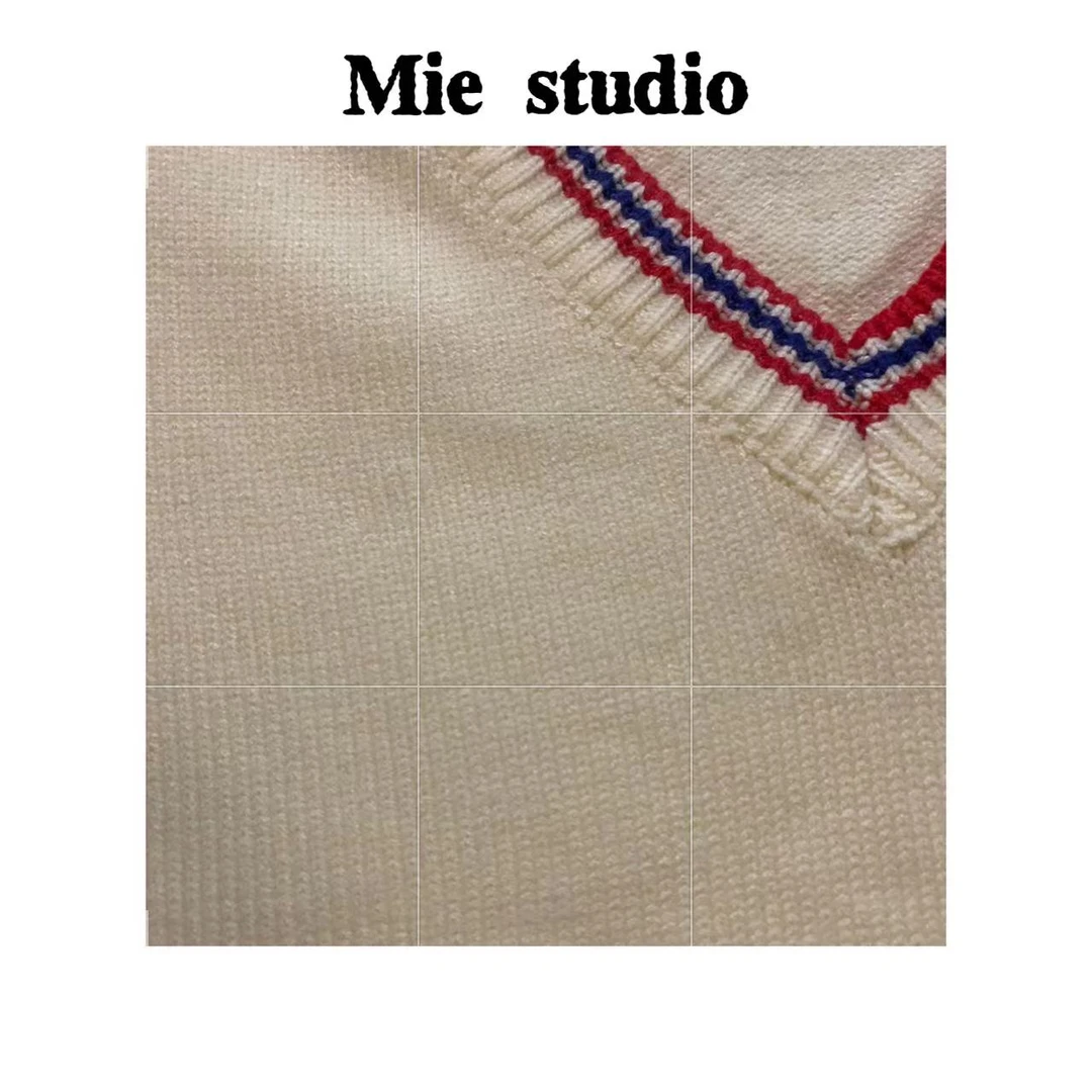 【红蓝琳】是红蓝共和联盟的工作服毛衣