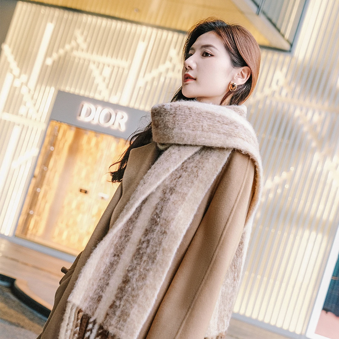 谭飞典藏英格兰围巾冬季新款柔软舒适保暖流苏羊驼毛围脖披肩