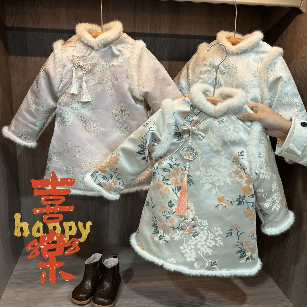 安沫小镇AM-234350  童装2023冬季新款刺绣流苏汉服裙 星妈