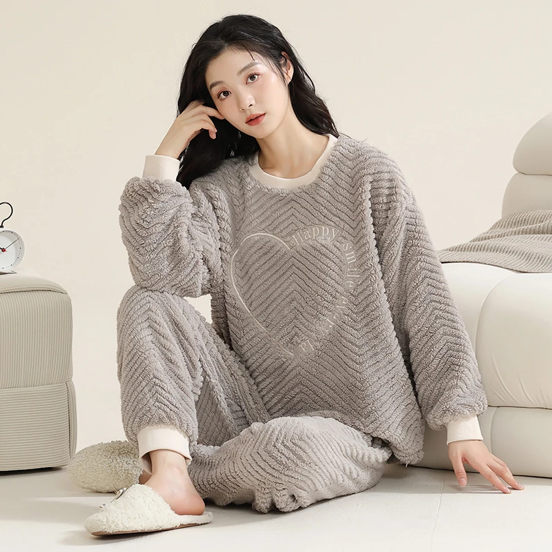 睡衣女秋冬款珊瑚绒加厚加绒保暖冬季可外穿法兰绒休闲家居服套装