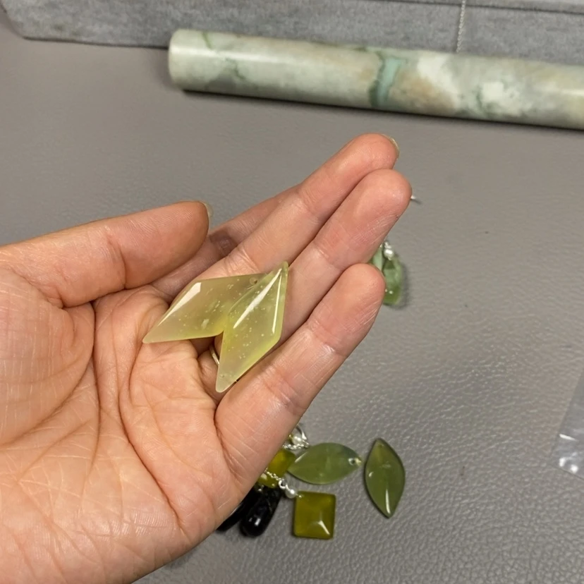 【闪购商品】蛇纹石玉挂件耳饰耳环项链未镶嵌疯***房